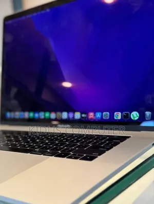 New Laptop Apple MacBook 2016 16GB Intel Core I7 SSD 512GB