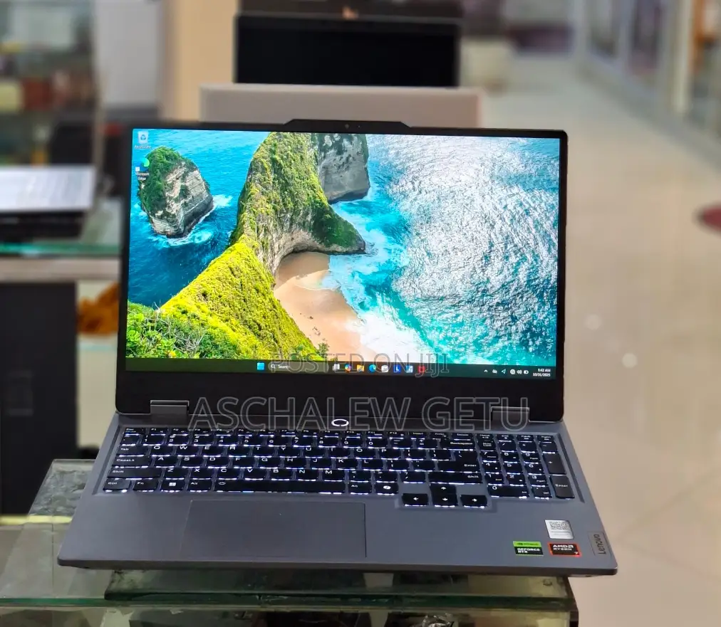 New Laptop Lenovo LOQ 15ARP9 16GB AMD Ryzen 7 SSD 1T