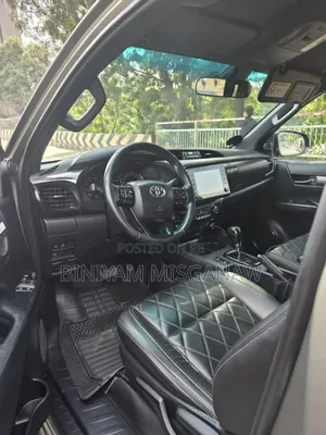 Toyota Hilux 2021 Gray