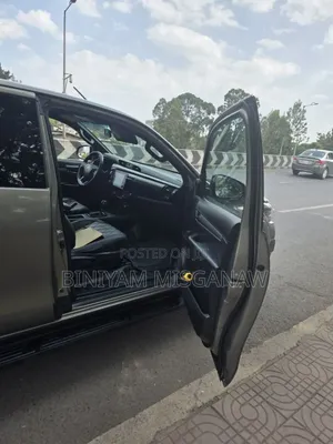 Toyota Hilux 2021 Gray