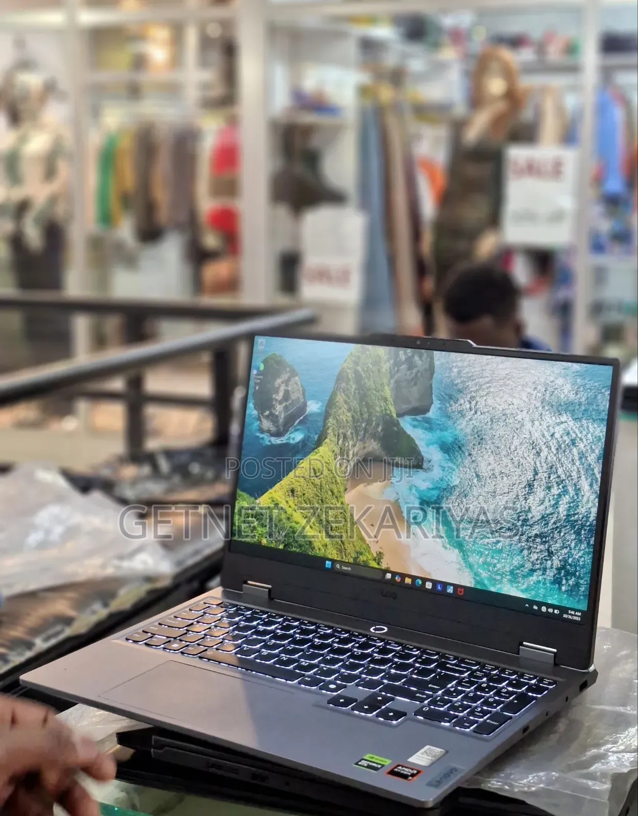 New Laptop Lenovo LOQ 15IRH8 16GB AMD Ryzen 7 SSD 1T