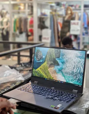 New Laptop Lenovo LOQ 15IRH8 16GB AMD Ryzen 7 SSD 1T