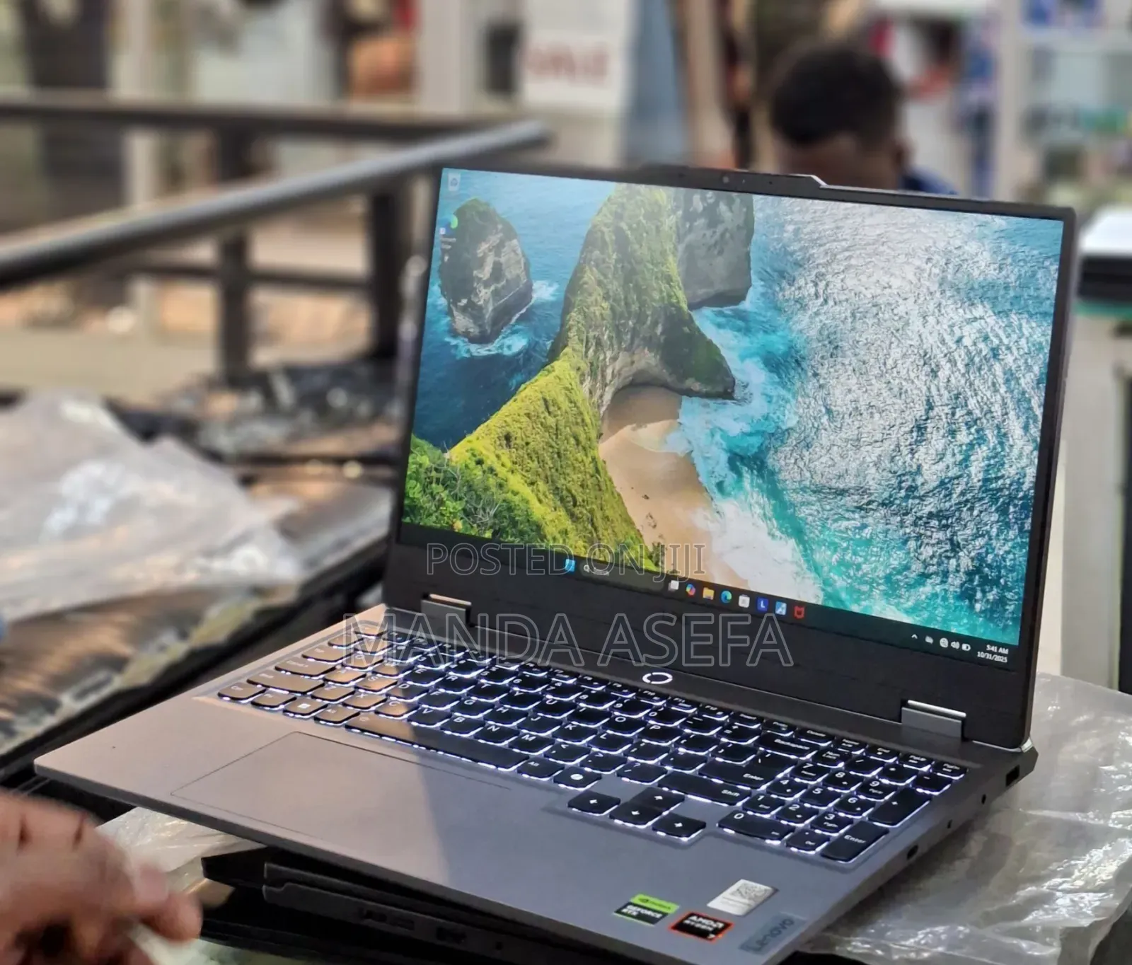 New Laptop Lenovo LOQ 15IRH8 16GB AMD Ryzen 7 SSD 1T