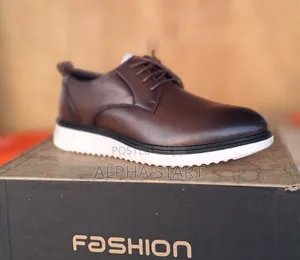  Fashion Casual Sneakers 
 Stock Product 
 Size -- 39- 44