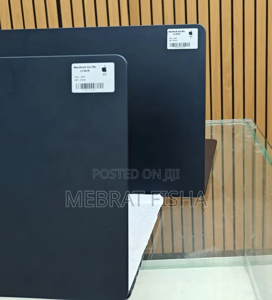 New Laptop Apple MacBook Air 16GB Apple M4 SSD 256GB
