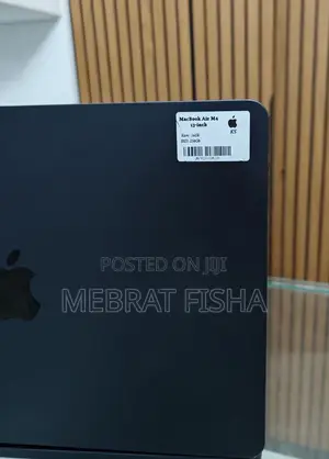 New Laptop Apple MacBook Air 16GB Apple M4 SSD 256GB