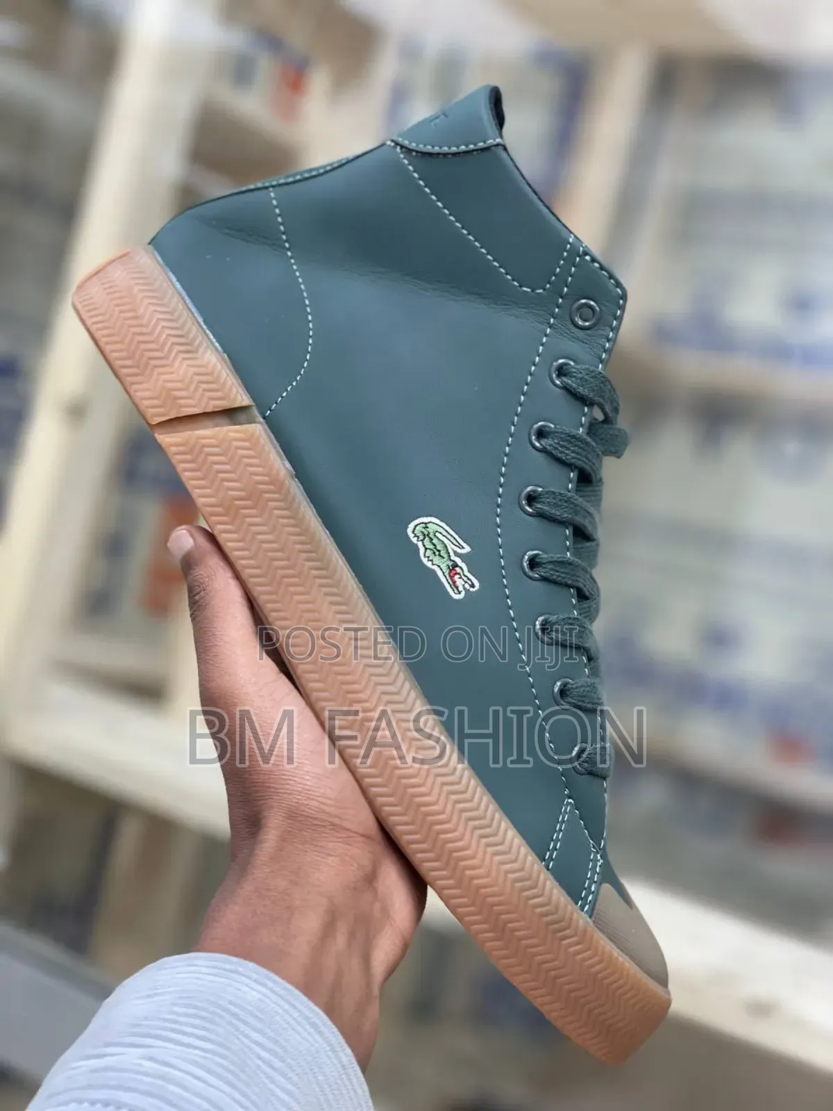 Brand New Lacoste Gripshot Mid Sneaker