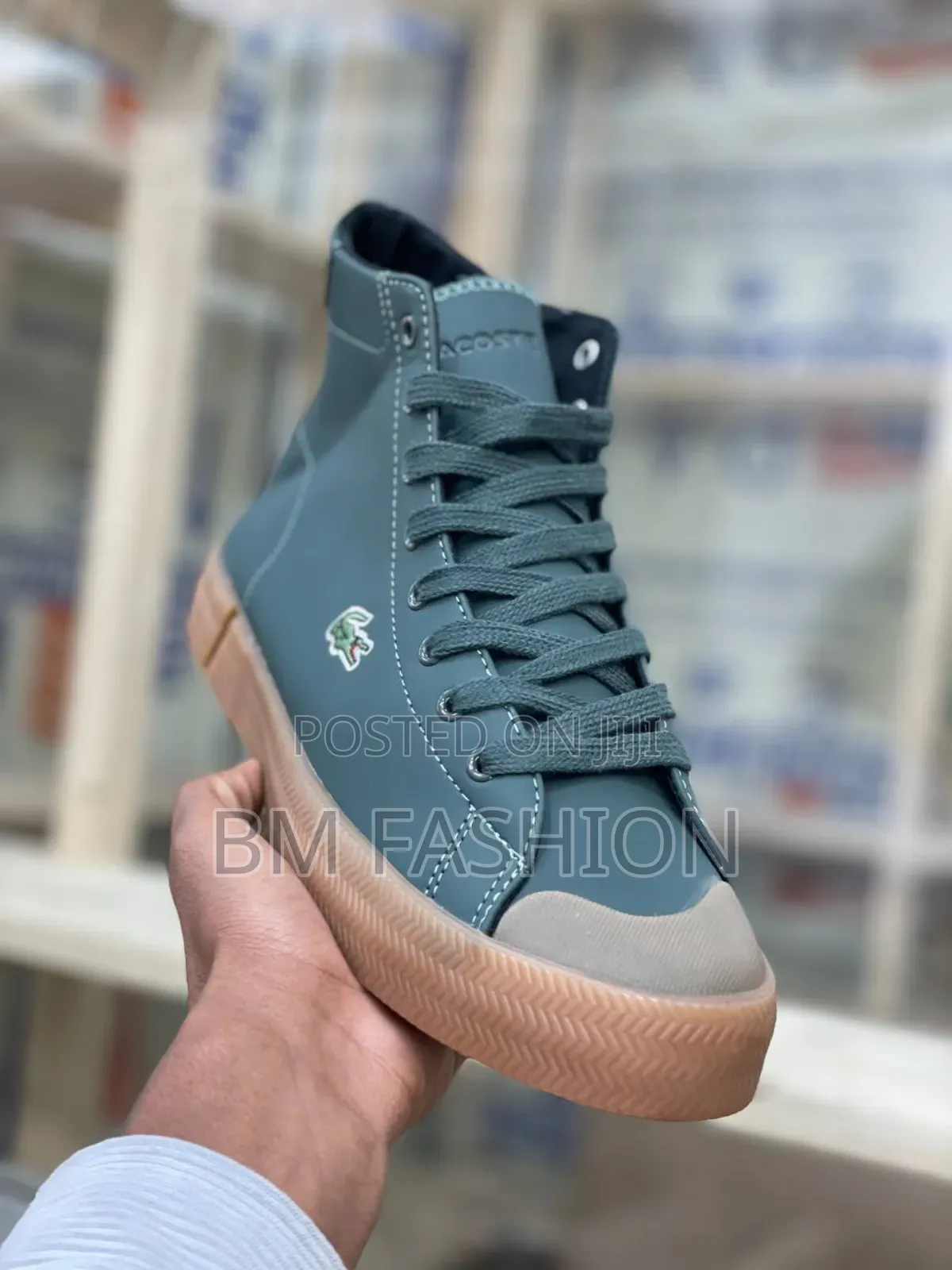 Brand New Lacoste Gripshot Mid Sneaker