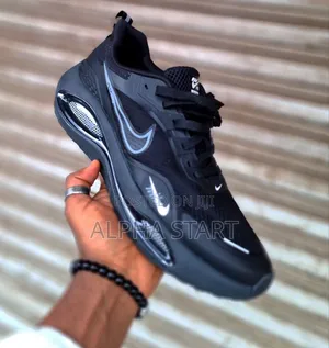 Nike Zoom Sneaker
Smooth New Colo  Made in Vietnam