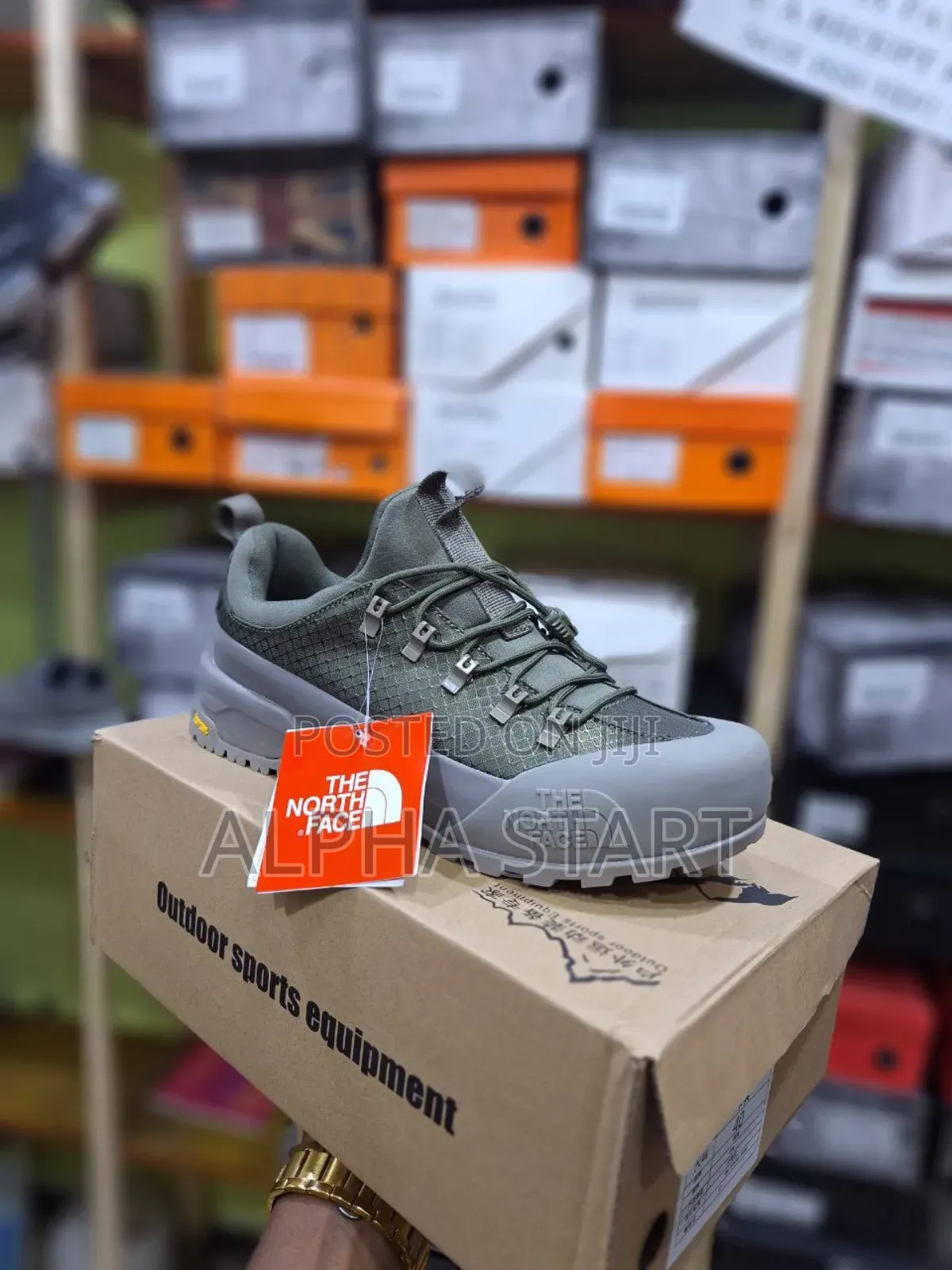   the Northface
 Made in Vietnam 
 Size -- 39--44