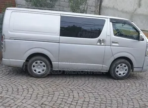 Toyota HiAce 2006 Silver