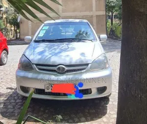 Toyota Platz 2005 Silver