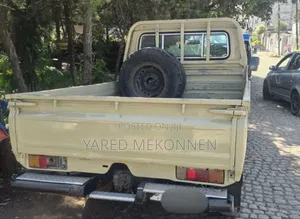 Toyota Land Cruiser 2006 Beige