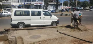 Toyota HiAce 2006 White