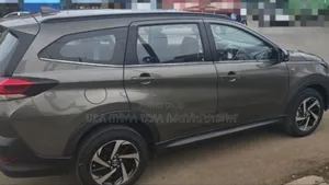 Toyota Rush 2022 Maroon