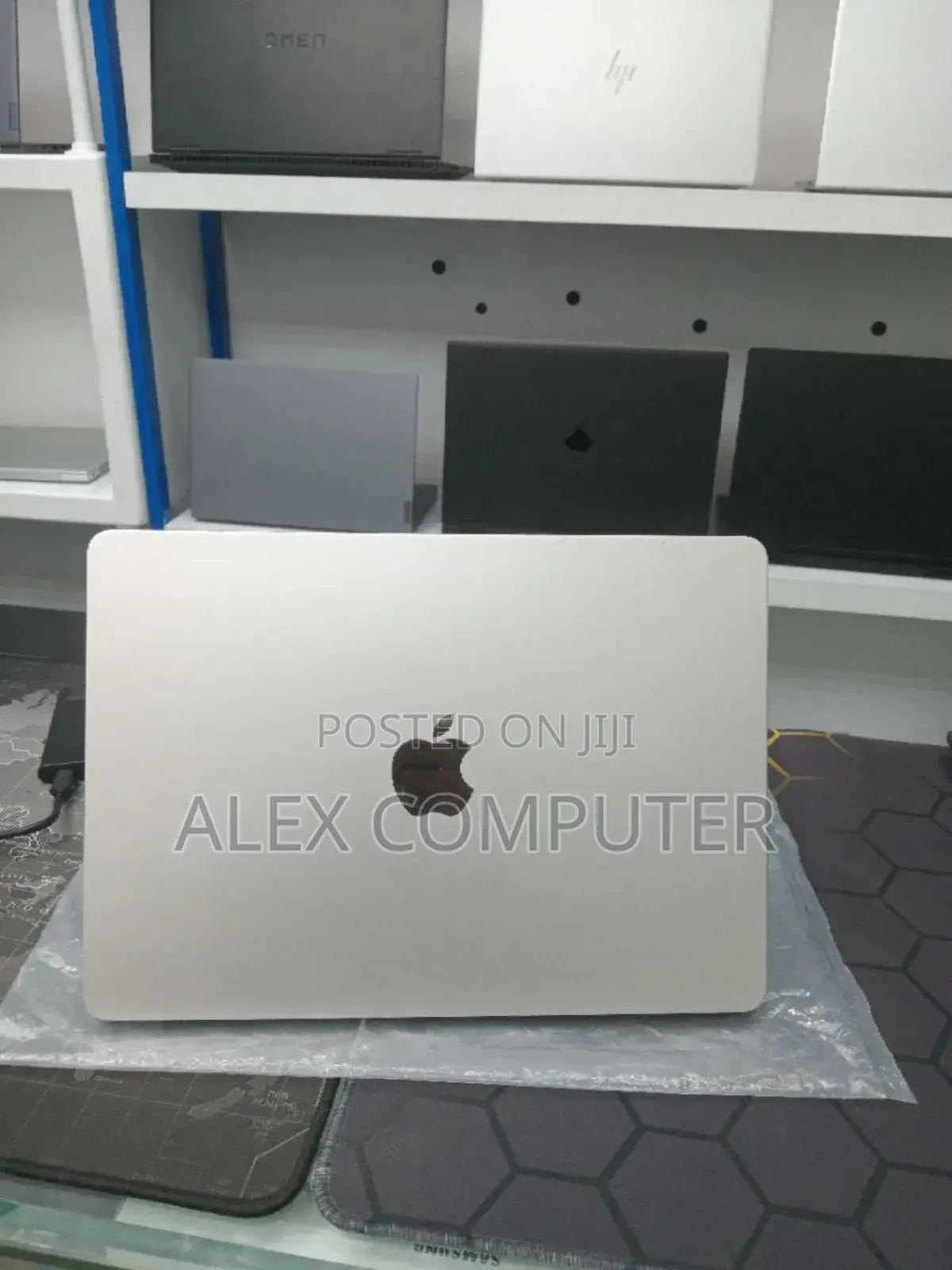 New Laptop Apple MacBook Air 2022 M2 8GB Apple M2 SSD 512GB