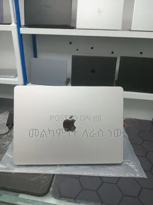 Photo - New Laptop Apple MacBook Air 2022 M2 8GB Apple M2 SSD 512GB