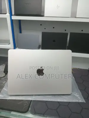 New Laptop Apple MacBook Air 2022 M2 8GB Apple M2 SSD 512GB