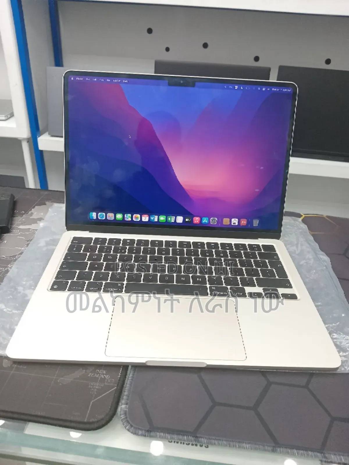 New Laptop Apple MacBook Air 2022 M2 8GB Apple M2 SSD 512GB