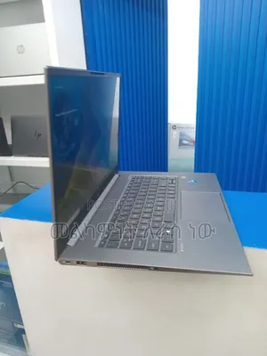 New Laptop HP ZBook Studio G8 32GB Intel Core I7 SSD 512GB