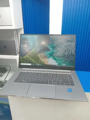 New Laptop HP ZBook Studio G8 32GB Intel Core I7 SSD 512GB