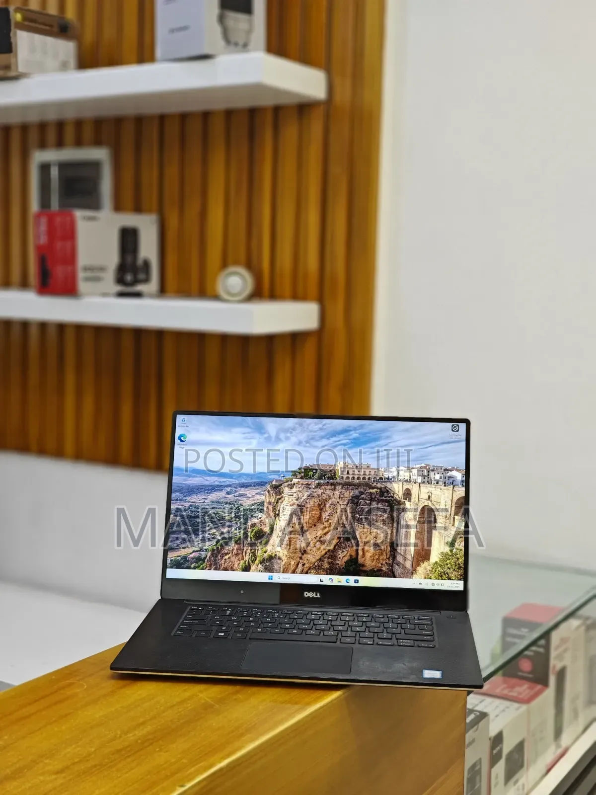 New Laptop Dell XPS 15 16GB Intel Core I7 SSD 256GB