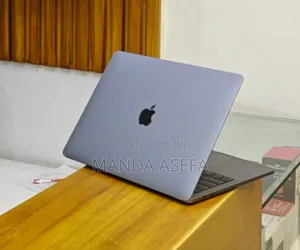 New Laptop Apple MacBook Pro 2019 16GB Intel Core I5 SSD 1T