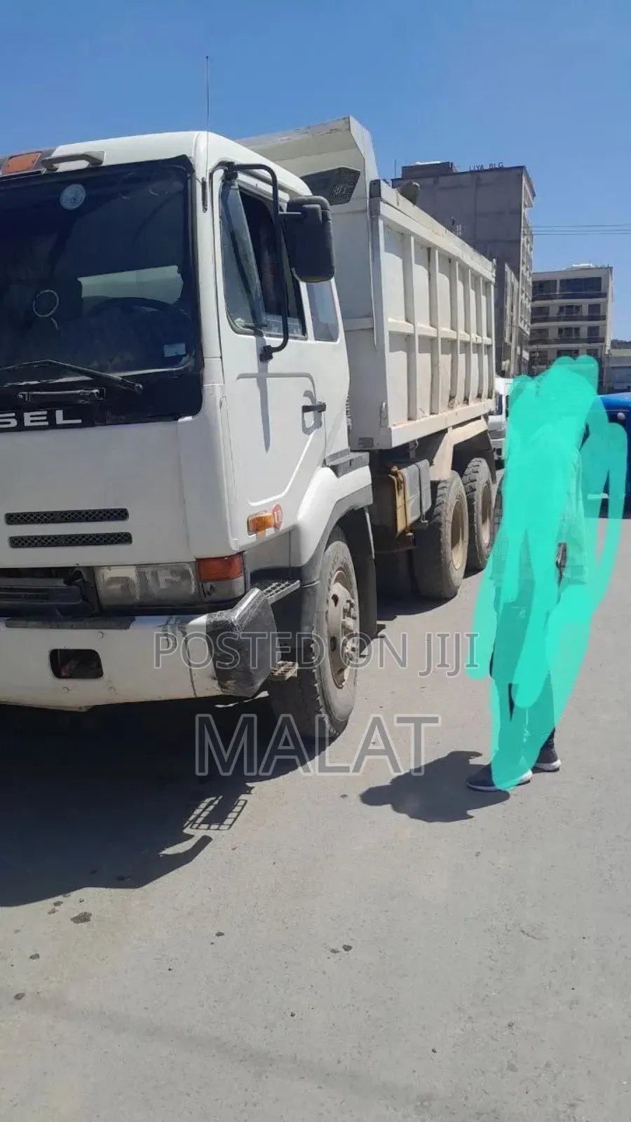 በጣም በጣም አስቸኳይ ነዉ Nissan Diesel Model: 2006 Price: 3.7m