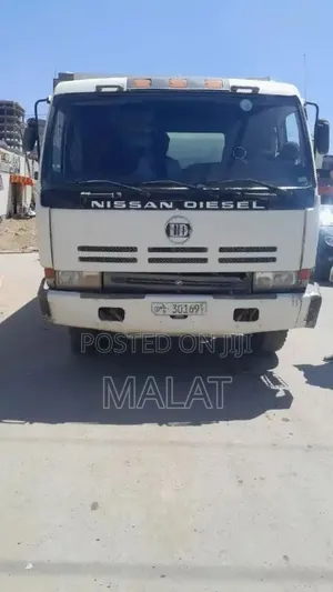 Photo - በጣም በጣም አስቸኳይ ነዉ Nissan Diesel Model: 2006 Price: 3.7m