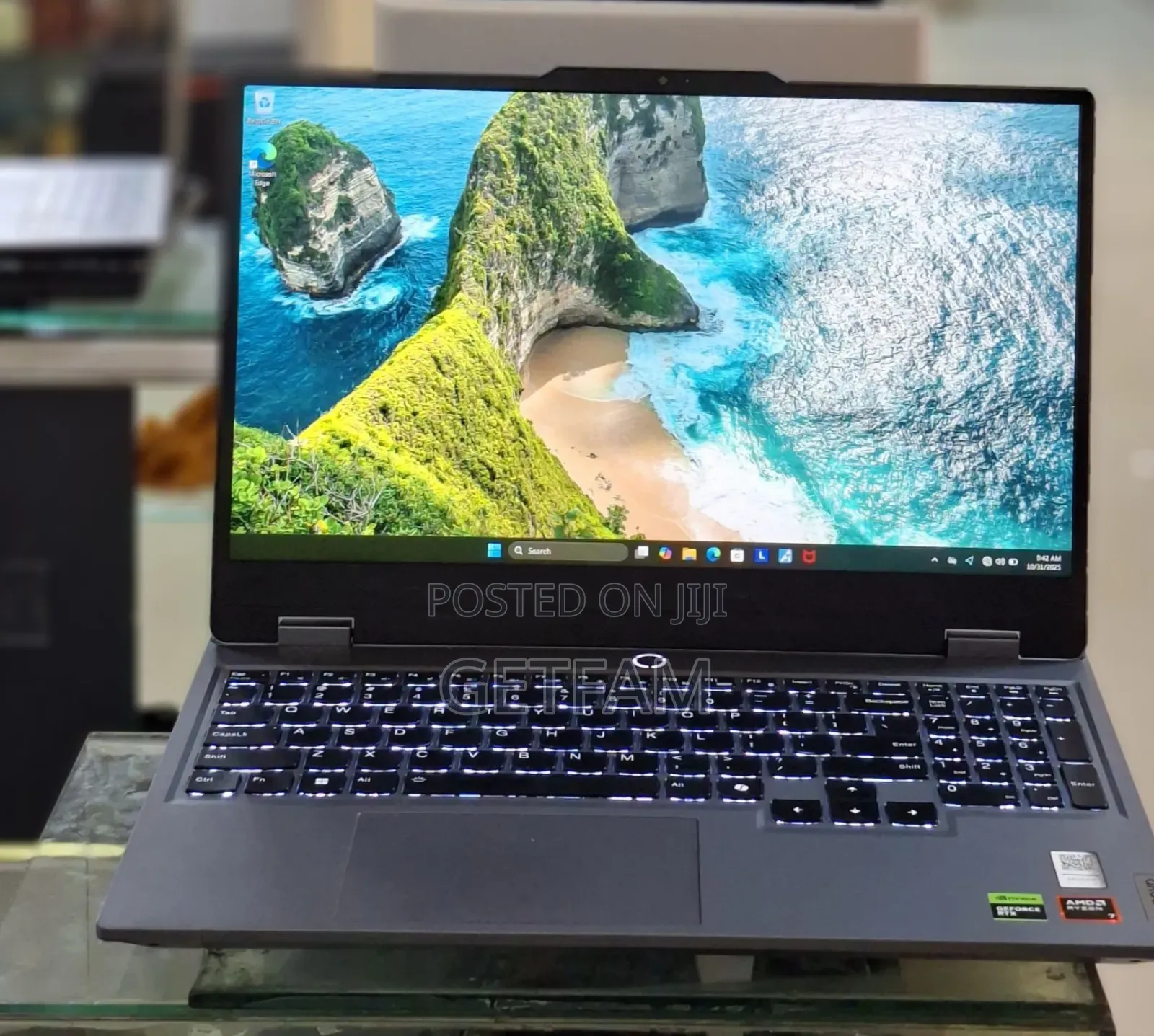 New Laptop Lenovo LOQ 15ARP9 16GB AMD Ryzen 7 SSD 1T