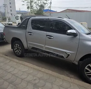 Toyota Hilux Revo Double Cab Deisel 2.4 AWD 2019