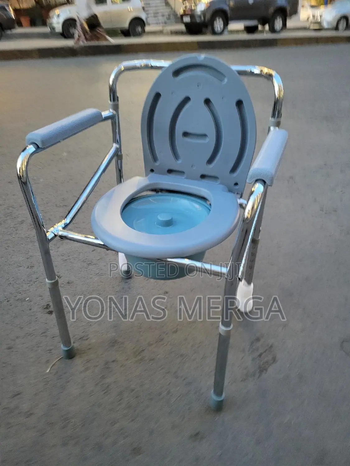 Toilet Chair囪囪removable Bucket,Padded Seat Armrests, 150kg Load,Gray