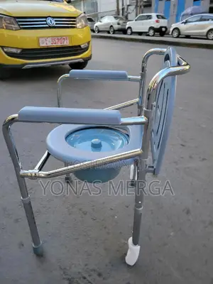 Photo - Commode Chair臣驕built-in Toilet Comfortable Chair鬯鄰shower Chair