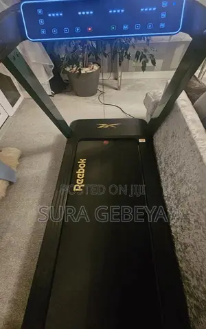 Photo - አካል ብቃት እንቅስቃሴዎን መጠን በሚመች Home Reebok Treadmills