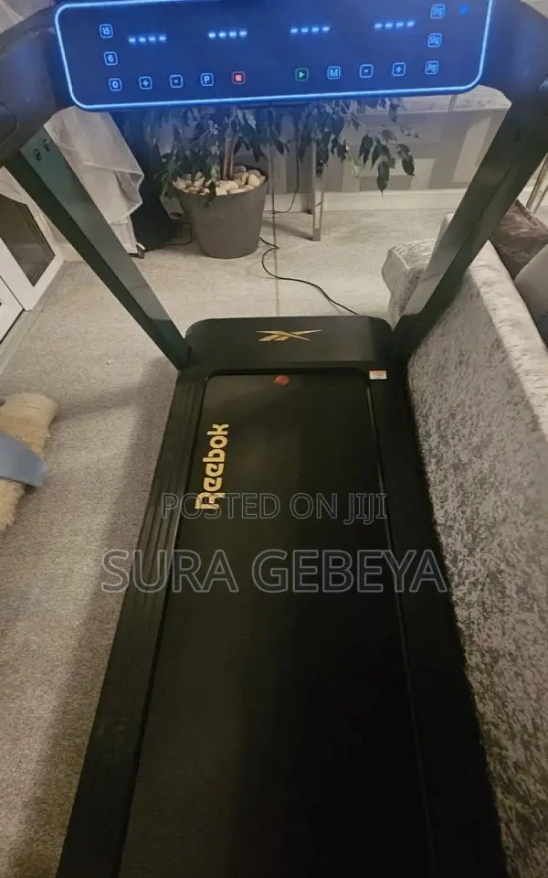 አካል ብቃት እንቅስቃሴዎን መጠን በሚመች Home Reebok Treadmills