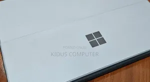 New Laptop Microsoft Surface 8GB Intel Core I5 SSD 256GB