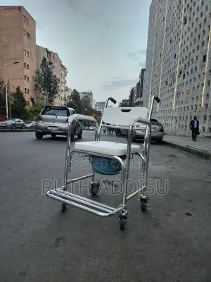 Photo - Commode Wheelchair蝨你brand New Wheelchair協商wheelchair With Popo Medical