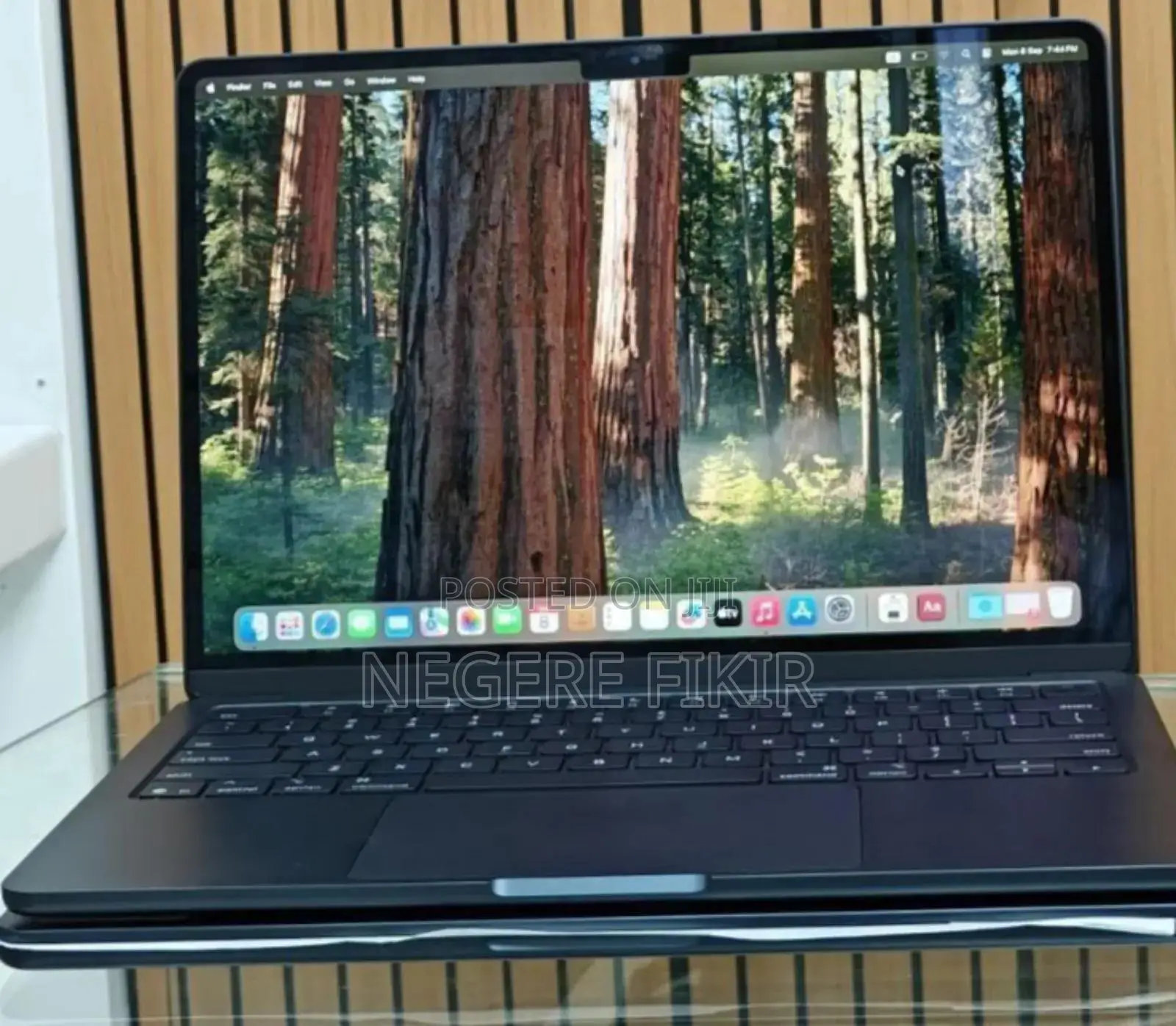 New Apple MacBook Air 2024 M3 13-Inch 16GB Intel Core M3 SSD 256GB