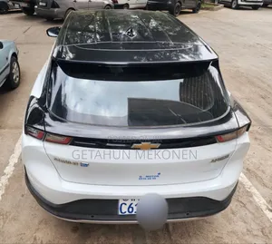 Chevrolet Menlo 61.1 kWh FWD 2023 White