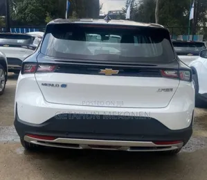 Chevrolet Menlo 61.1 kWh FWD 2023 White