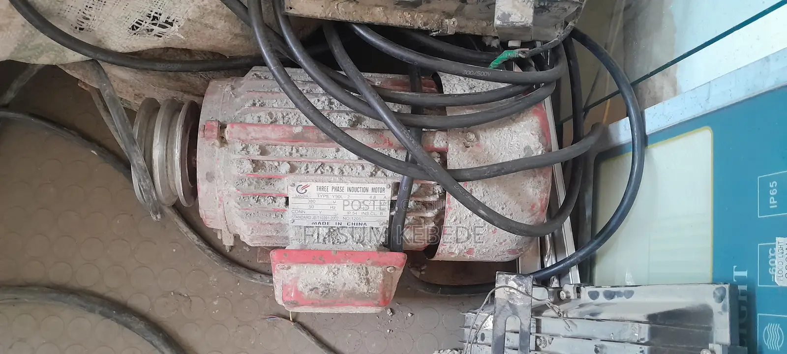 Concrete Block Manufacturing Machine