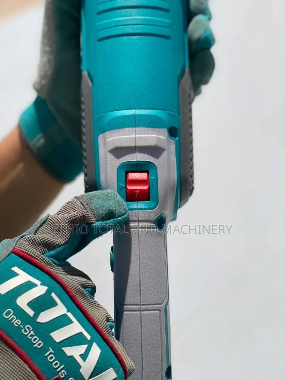 Total Angle Polisher 1400w