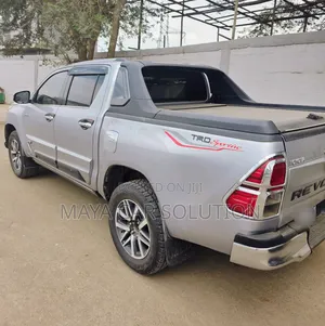Toyota Hilux 2019 Silver