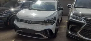 Photo - Volkswagen ID.6 2024 White