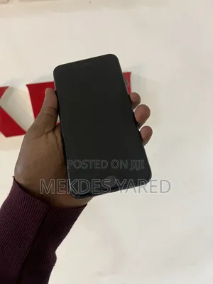 Photo - New Apple iPhone 8 Plus 256 GB Black
