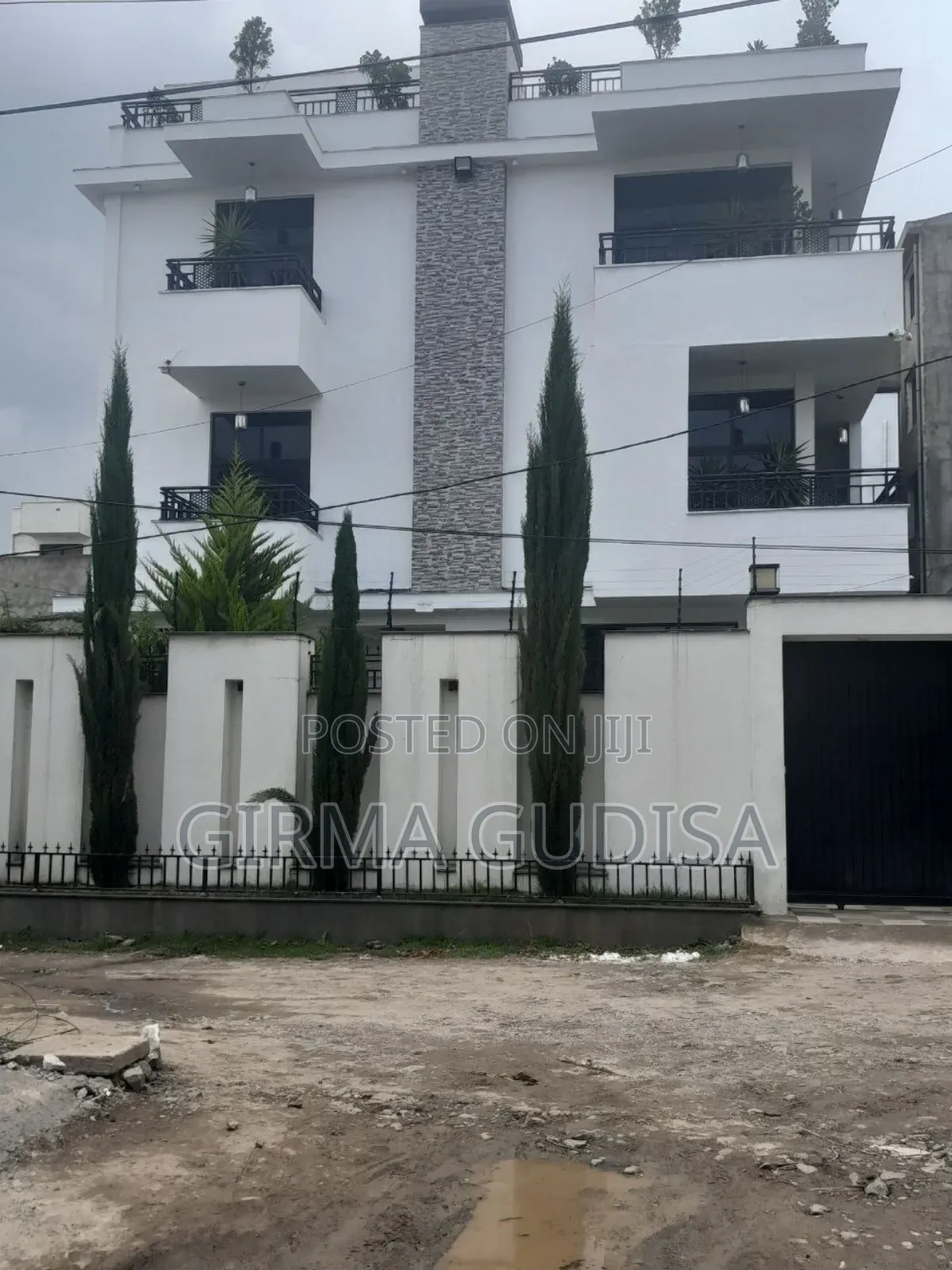 Furnished 10bdrm House in አያት አካባቢ, Bole for sale