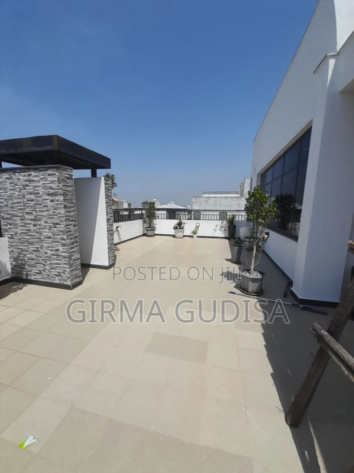 Furnished 10bdrm House in አያት አካባቢ, Bole for sale