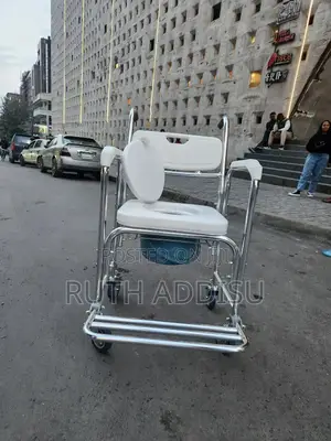 Commode Wheelchair惠及foldable Wheelchair痲不wheelchair Medical Wheelchair