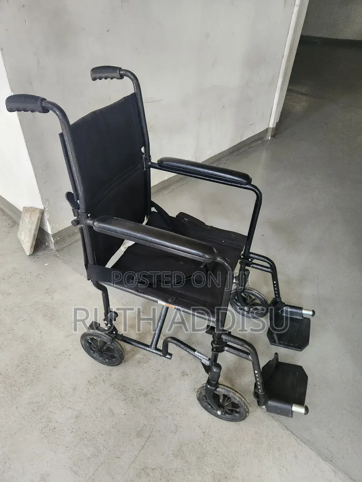 Brand New Almunium Wheelchair轟隆medical Wheelchair簾你wheelchair New
