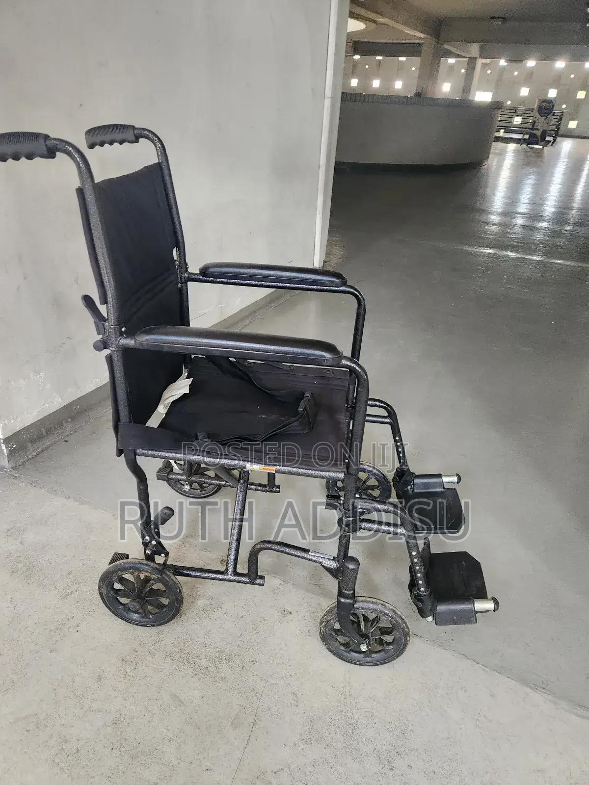 Four Wheels Drive Normal Wheelchair鳵的wheelchair考生medical Wheelchair